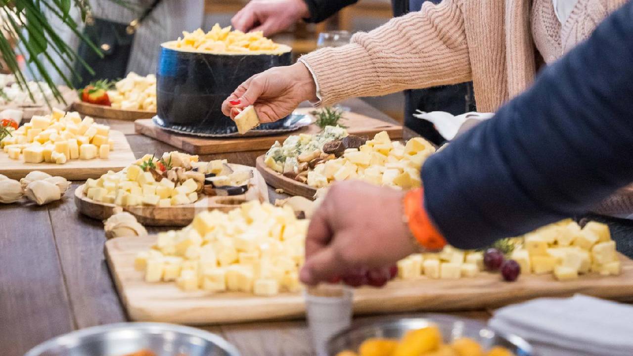 34º FestiQueijo começa nesta sexta-feira e Carlos Barbosa vive o clima do festival