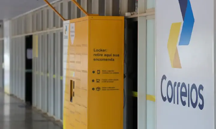Após semana em greve, empregados dos Correios têm dissídio na segunda