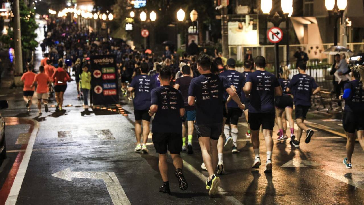 Bento Gonçalves une corrida de rua e enoturismo na Sparkling Night Run