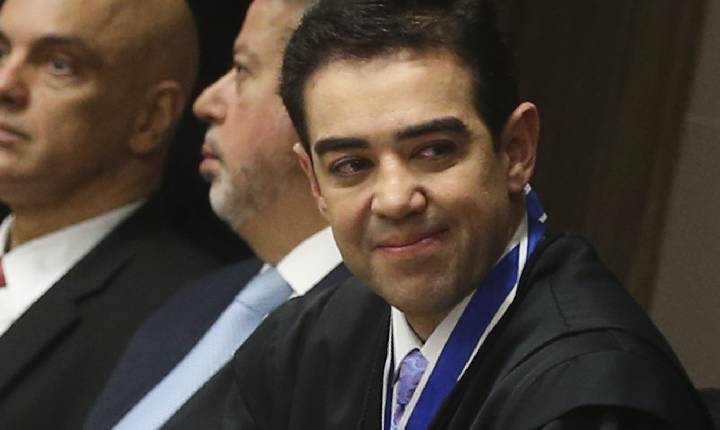Bruno Dantas renuncia ao cargo de ministro do TCU