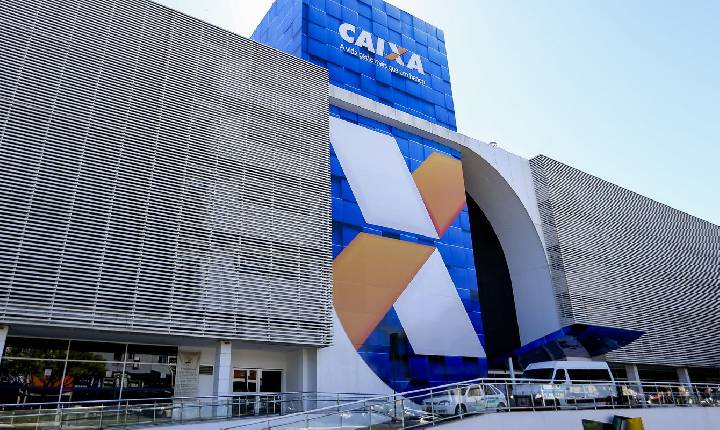 Caixa e BB liberam abono salarial para nascidos em maio e junho