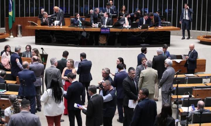 Câmara aprova projeto que inclui economia criativa como beneficiária de fundos regionais; acompanhe