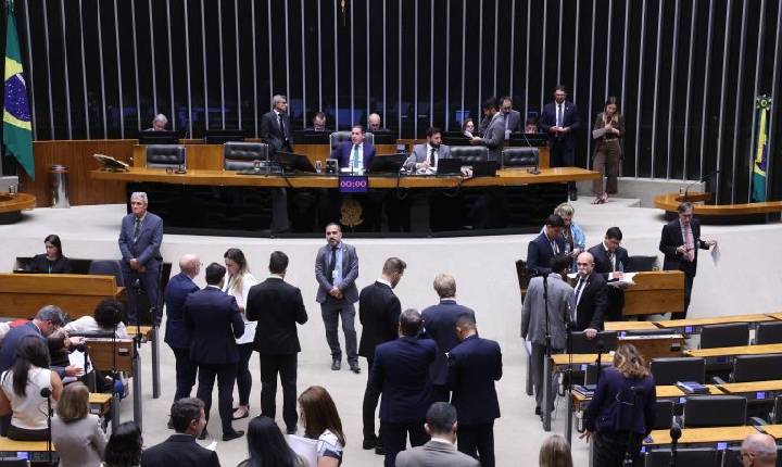 Câmara pode votar nesta terça medida provisória que zerou taxa para compras internacionais de até 50 dólares