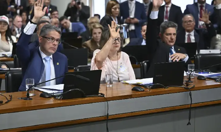 CCJ do Senado aprova texto-base da PEC da Segurança Pública