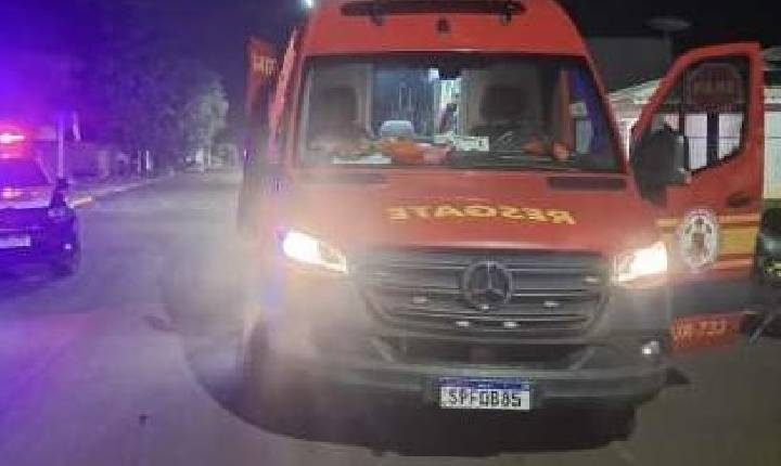 Colisão entre carro e moto deixa dois feridos no bairro Progresso, em Bento
