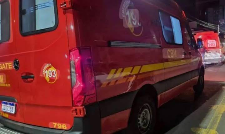 Colisão entre duas motocicletas deixa feridos no bairro São Roque