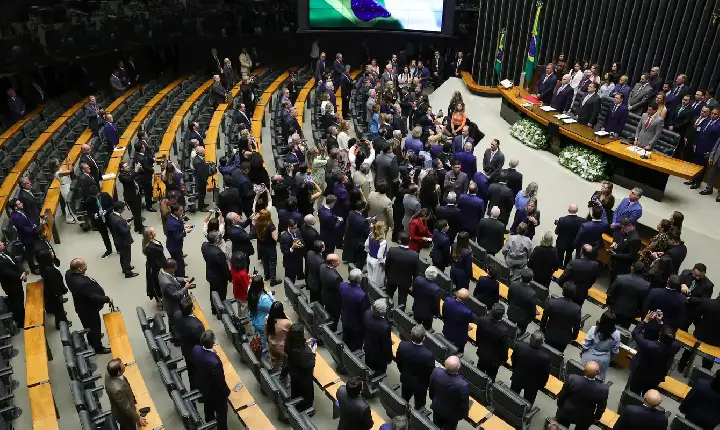 Congresso deve decidir sobre 