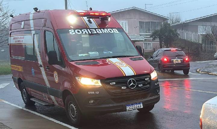 Criança de apenas 8 anos é atropelada no centro de Carlos Barbosa