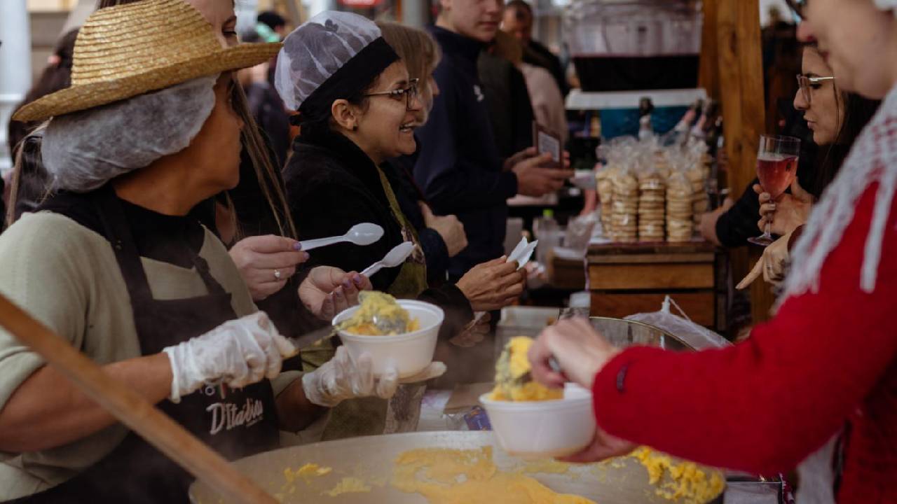 Dia do Colono é celebrado com polenta, menarosto e vinho na Via Del Vino