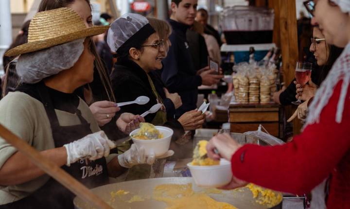 Dia do Colono é celebrado com polenta, menarosto e vinho na Via Del Vino