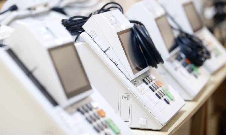 Estado de SP começa a preparar mais de 114 mil urnas para o 2º turno