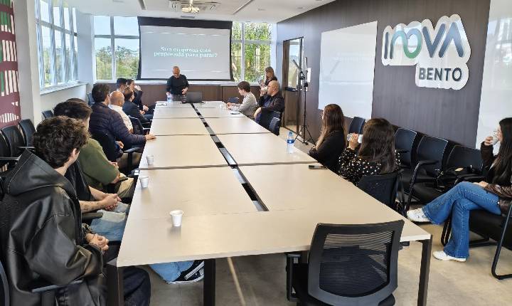 Falhas na proteção de dados podem custar caro às empresas, alerta especialista em evento do InovaBento