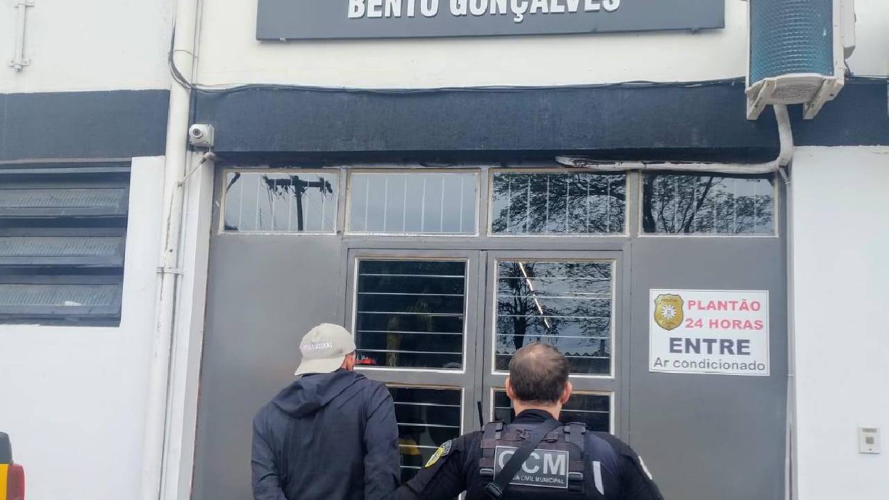 GCM prende homem por tentativa de furto de celular em Bento