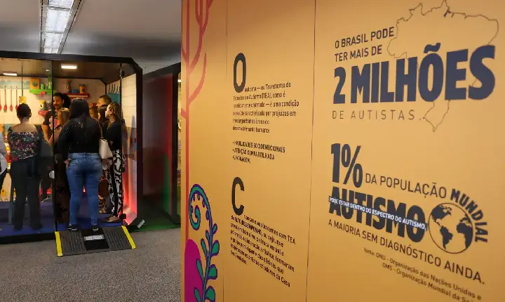 Governador do Rio sanciona lei que cria o serviço Disque Autismo 