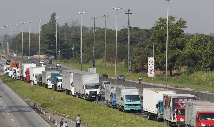 Lei garante frete mínimo no transporte de cargas; saiba o que muda