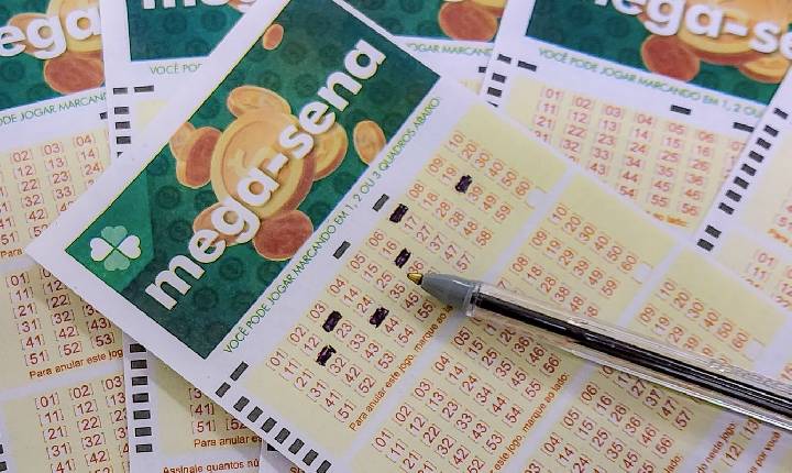 Mega-Sena acumula para R$ 135 milhões; confira as dezenas sorteadas