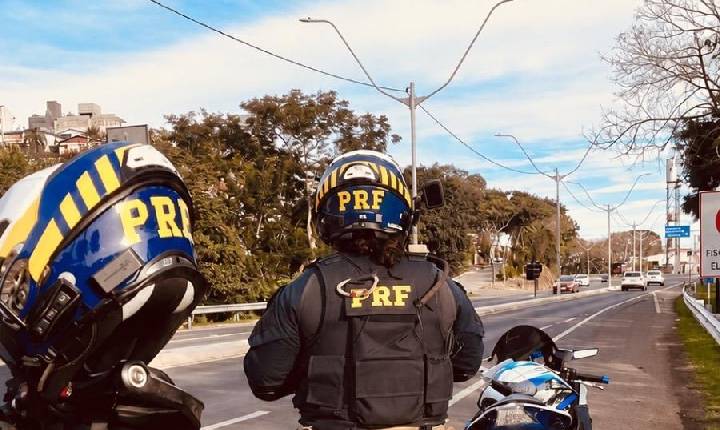 Motociclista é flagrado pela PRF com moto adulterada em Bento