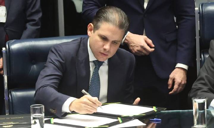 Motta determina adoção imediata da nova escala de trabalho na Câmara dos Deputados