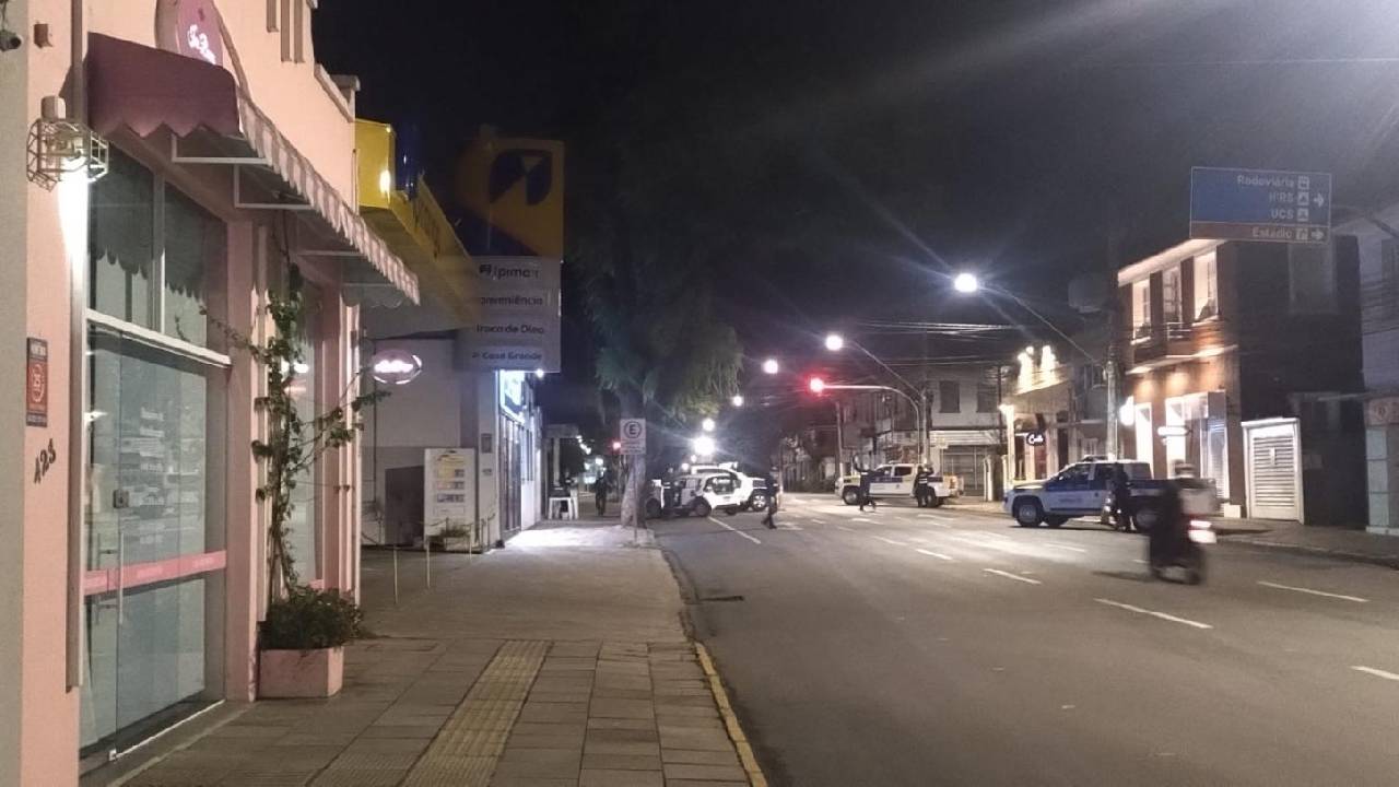 Operação Balada Segura fiscaliza trânsito e autua motoristas em Bento