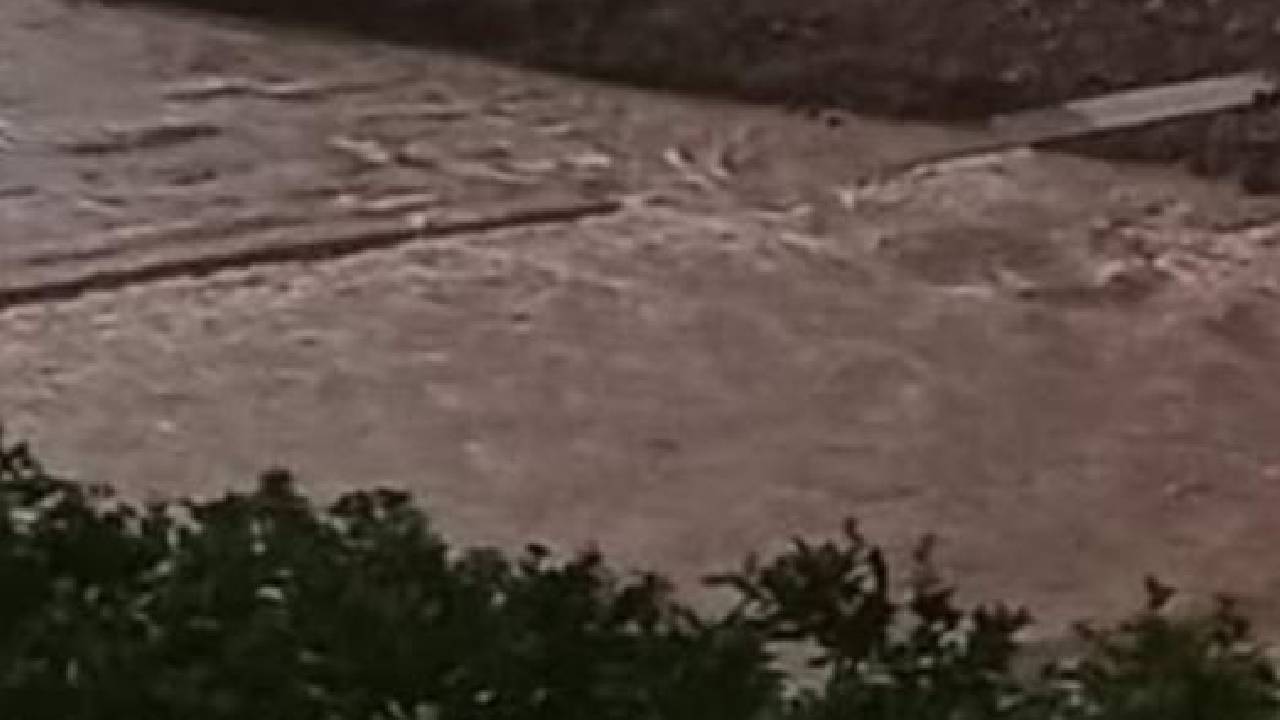 Parte da ponte da ERS-431 cede e preocupa moradores entre Bento e Cotiporã