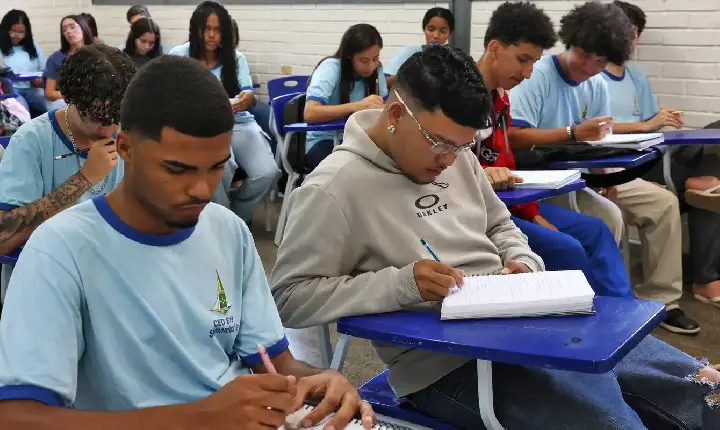 Pé-de-Meia: nascidos em setembro e outubro recebem parcela de R$ 200