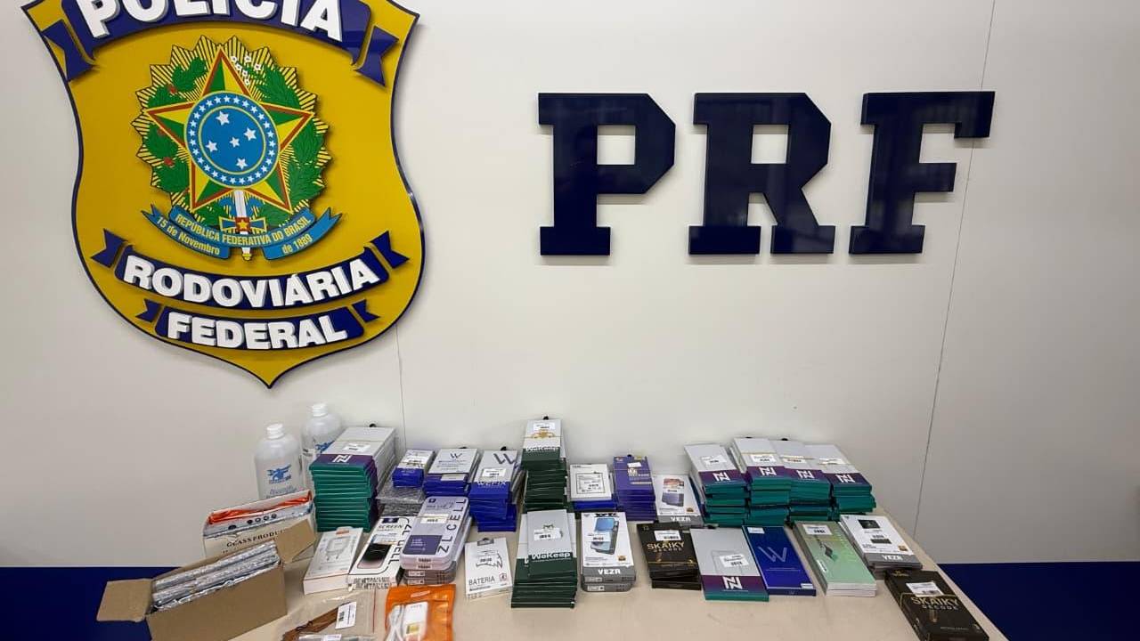 PRF apreende mercadorias avaliadas em cerca de R$ 40 mil na BR-470 em Bento
