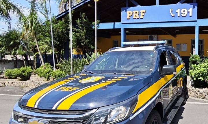 PRF prende foragido que utilizava nome do irmão durante abordagem na BR-470