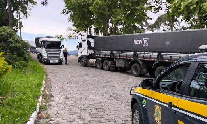 PRF retém caminhões com 13 toneladas de excesso de peso na Serra do Rio das Antas
