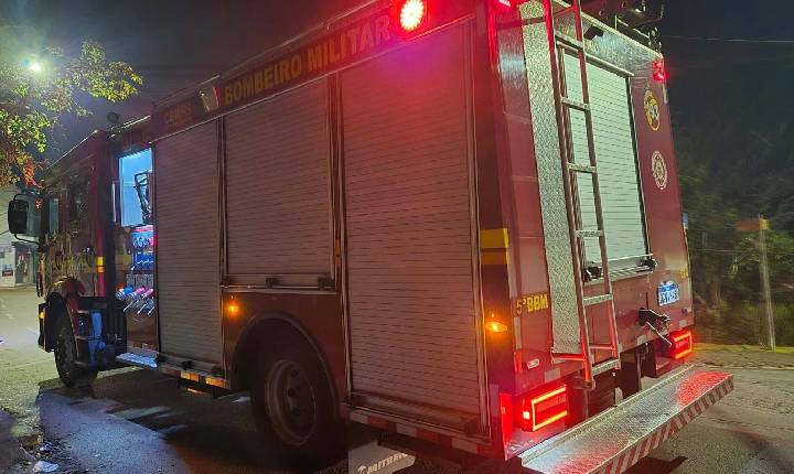 Princípio de incêndio em lareira mobiliza bombeiros no bairro Aparecida, em Bento