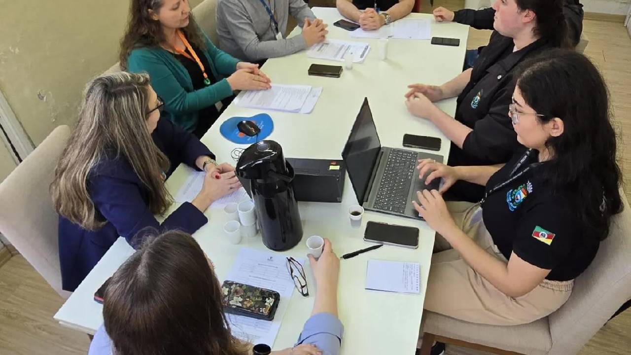 PROCON de Bento realiza reunião com representantes da RGE sobre os aumentos expressivos das contas de luz