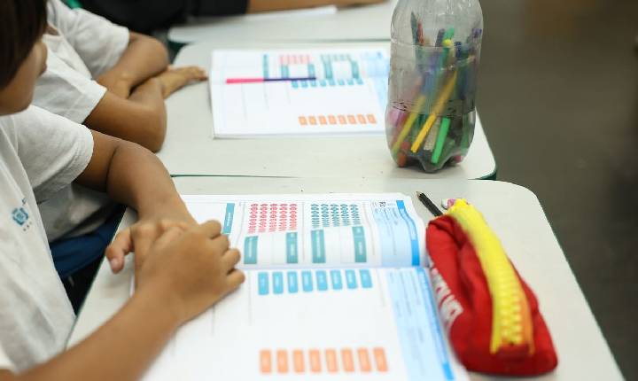 Programa de bolsas vai incentivar formação para a educação básica