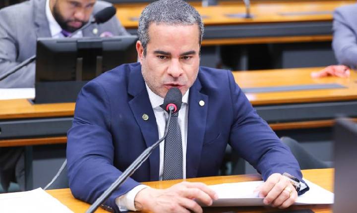 Projeto pune fraude por desconto indevido em folha de pagamento