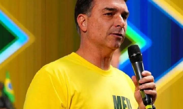 Propaganda eleitoral de Flávio Bolsonaro na TV é transmitida sem som