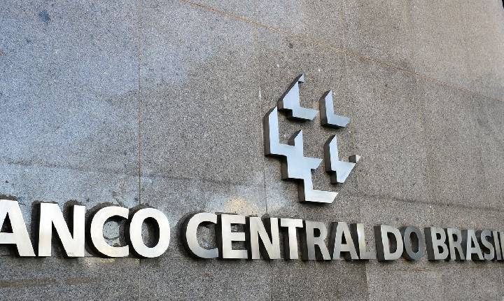 Receita Federal e Banco Central são autorizados a realizar concursos