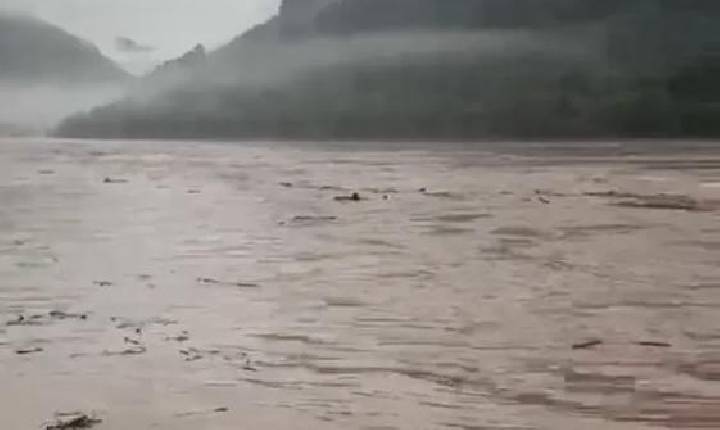 Rio das Antas ultrapassa cota de inundação e Defesa Civil realiza evacuações em Bento
