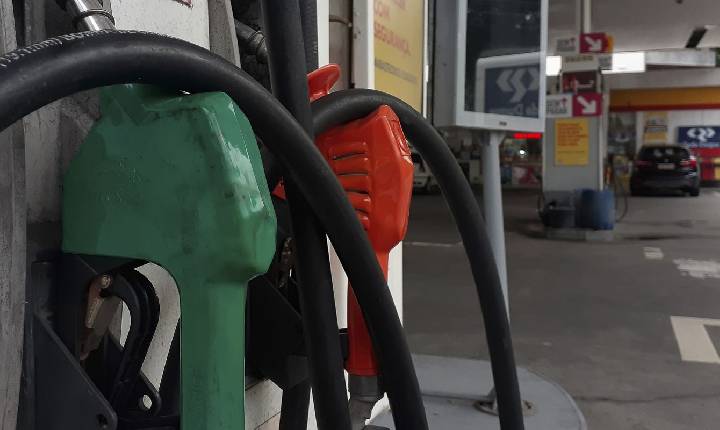 Segunda maior refinaria do país reduz preço da gasolina em 11,3%