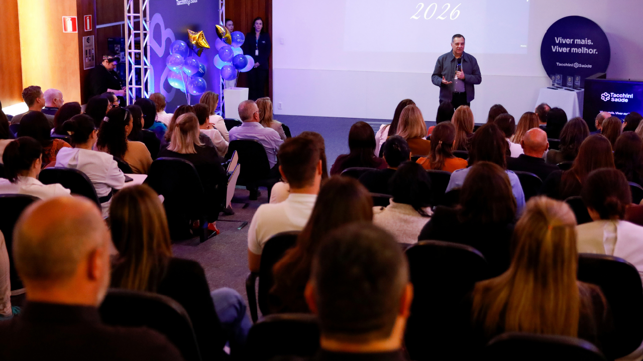 Tacchini celebra colaboradores com até 40 anos de dedicação à instituição