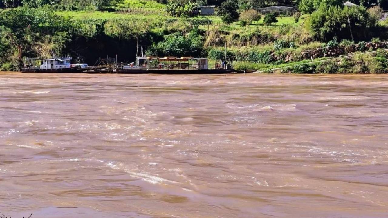 Travessia de balsa entre Santa Tereza e São Valentim do Sul continua inoperante