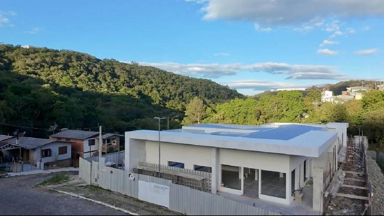 Unidade de Saúde do bairro Zatt está com mais de 60% da obra concluída