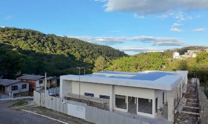 Unidade de Saúde do bairro Zatt está com mais de 60% da obra concluída