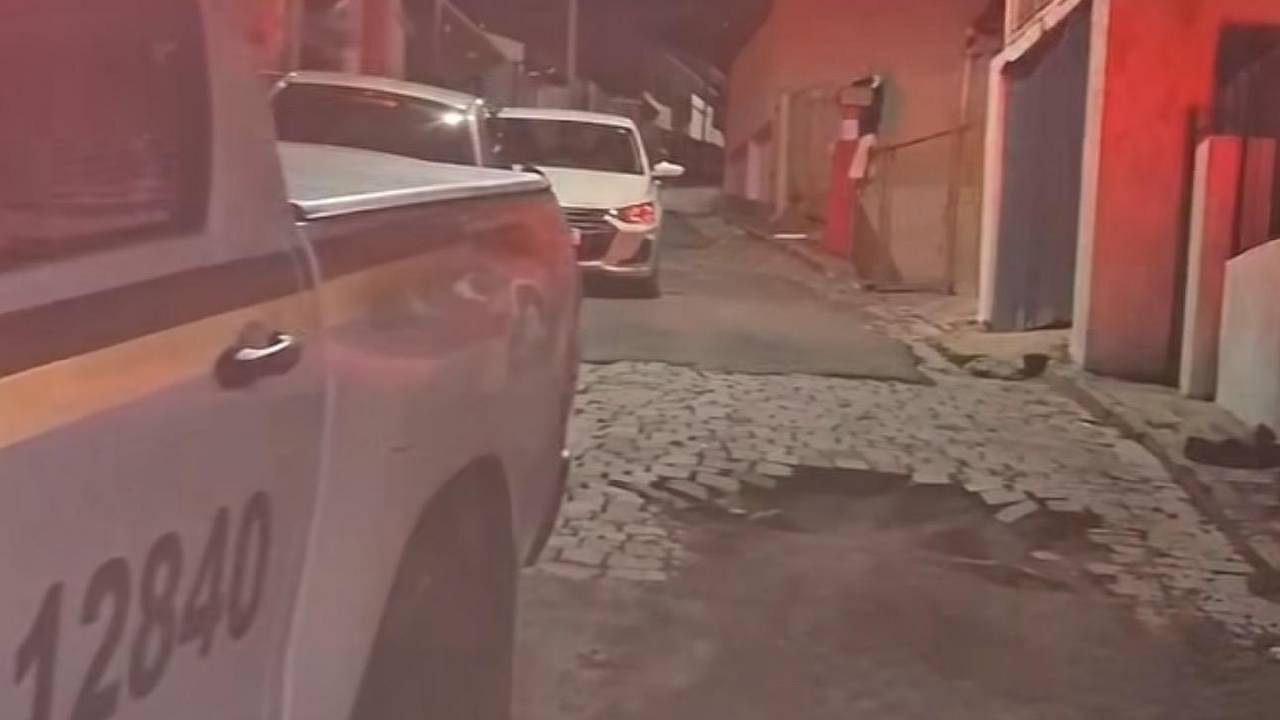 Via precária vira armadilha para motociclista no Juventude, em Bento