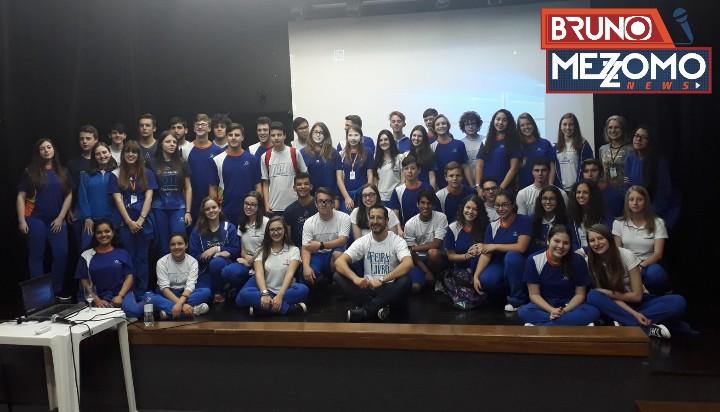 Alunos do Colégio Medianeira