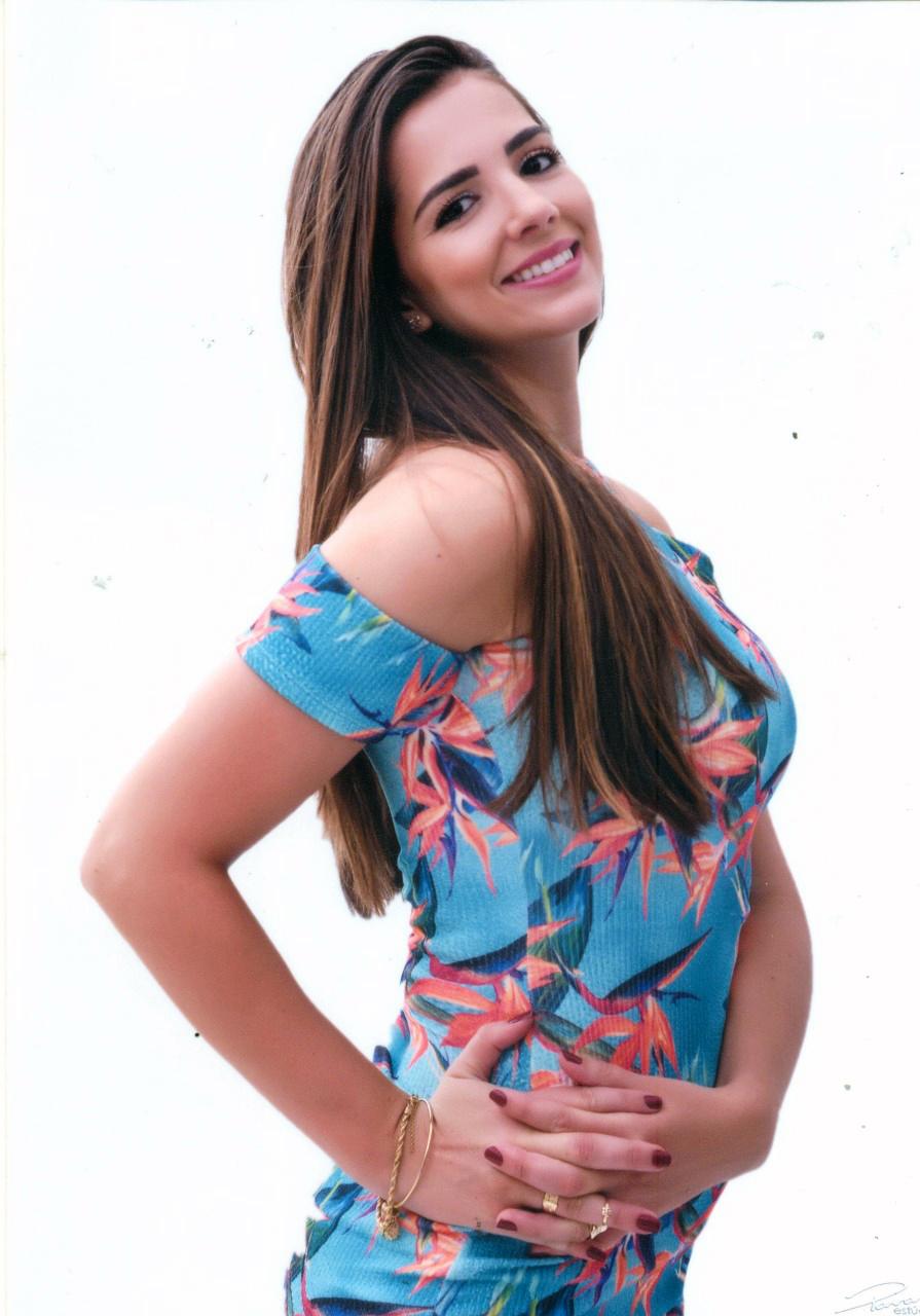 Andriele Rigotti representa a CDL-BG na escolha das soberanas da 16ª Fenavinho