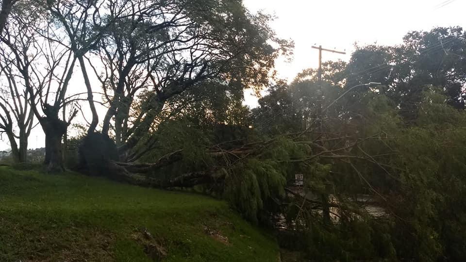 Chuva com granizo causa danos em 356 casas na Serra