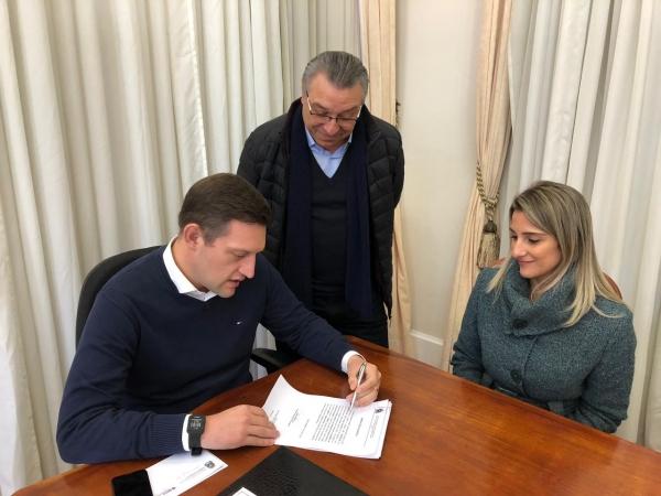 Autorizada a abertura de edital para instalação de relógios digitais com temperaturas em Bento