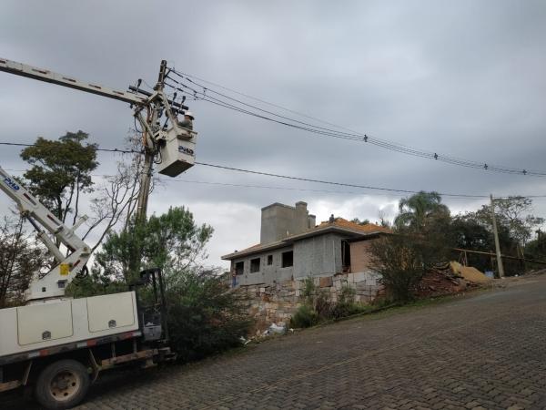 Mobilidade Urbana de Bento substituí lâmpadas depredadas