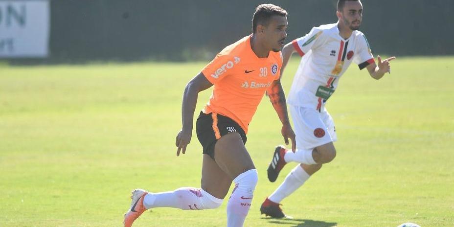 Pottker sofre nova lesão e ficará três semanas em recuperação