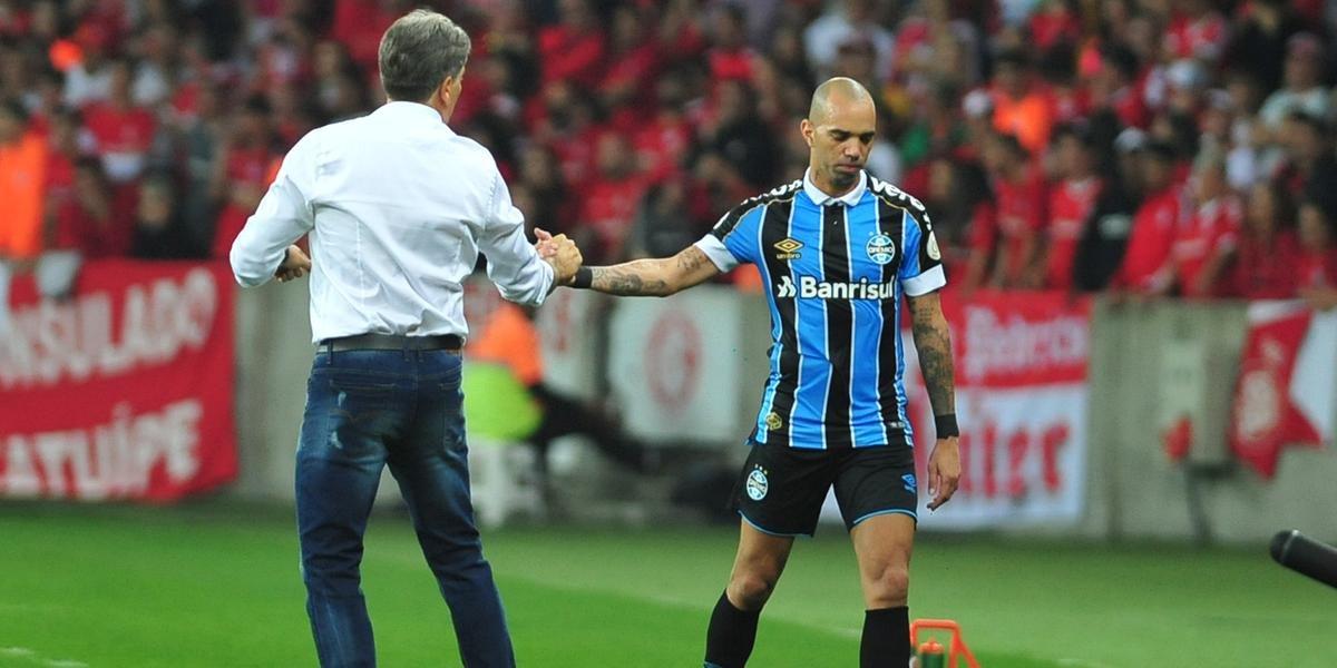 Renato exalta Diego Tardelli e Luan após Gre-Nal