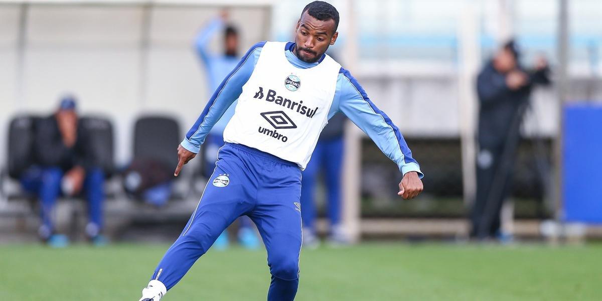 Leonardo Gomes pede Grêmio atento aos detalhes em duelo decisivo contra o Palmeiras
