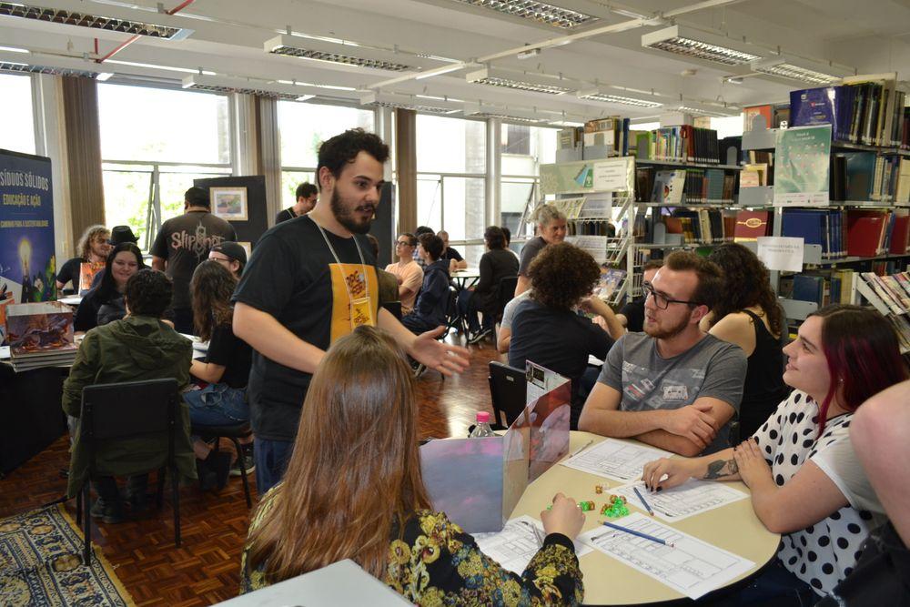 Mais de 43 mil pessoas prestigiam primeiro fim de semana da 35ª Feira do Livro de Caxias do Sul